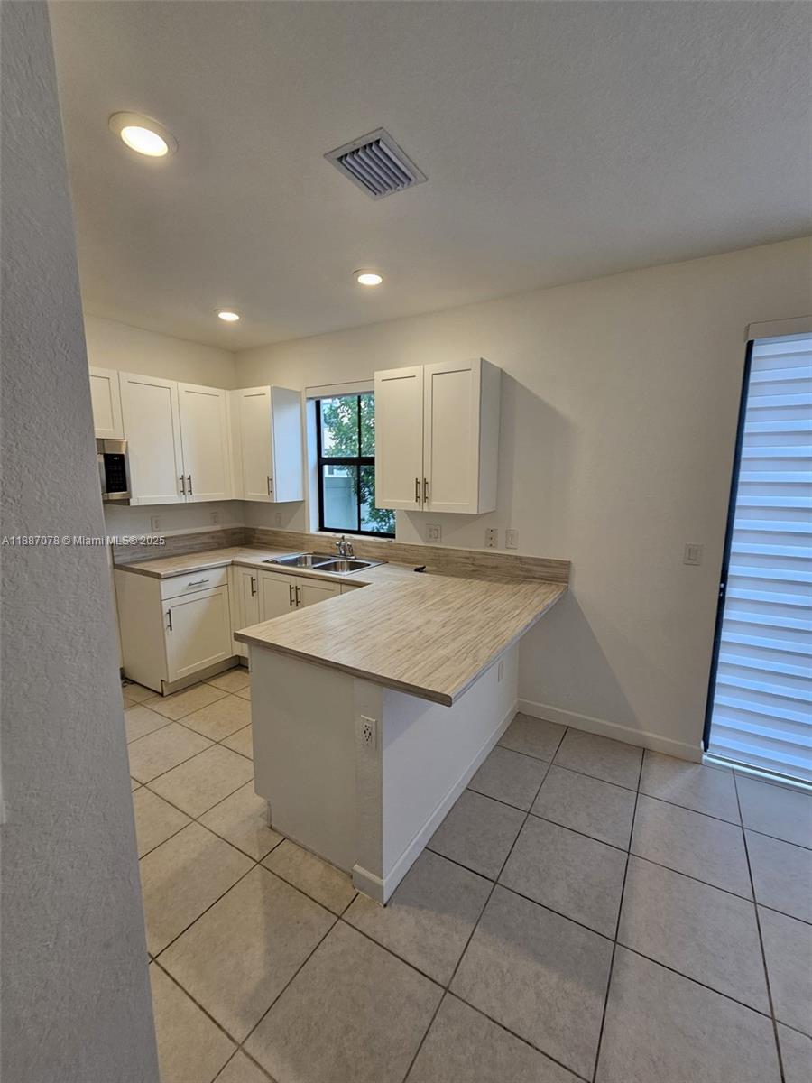 11083 W 33rd Ct Hialeah, FL 33018