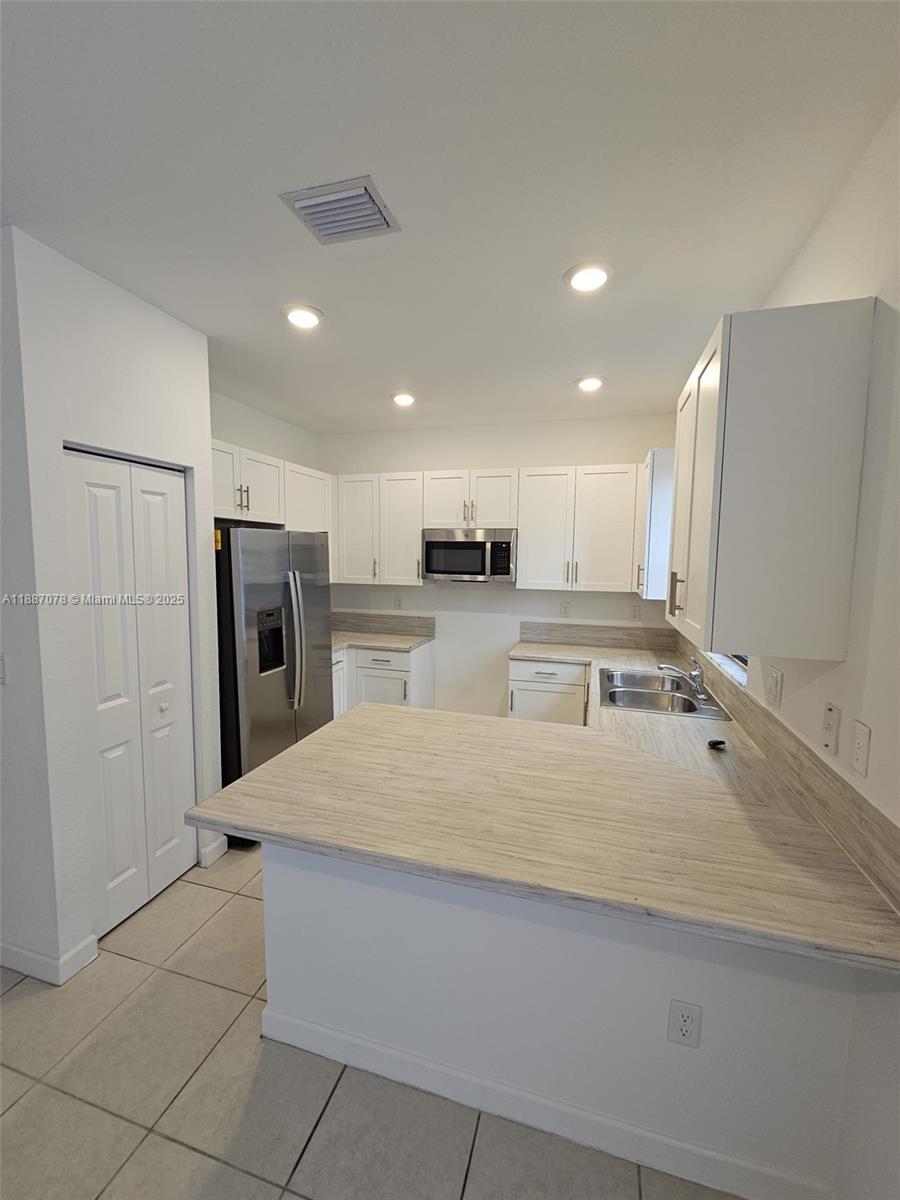 11083 W 33rd Ct Hialeah, FL 33018