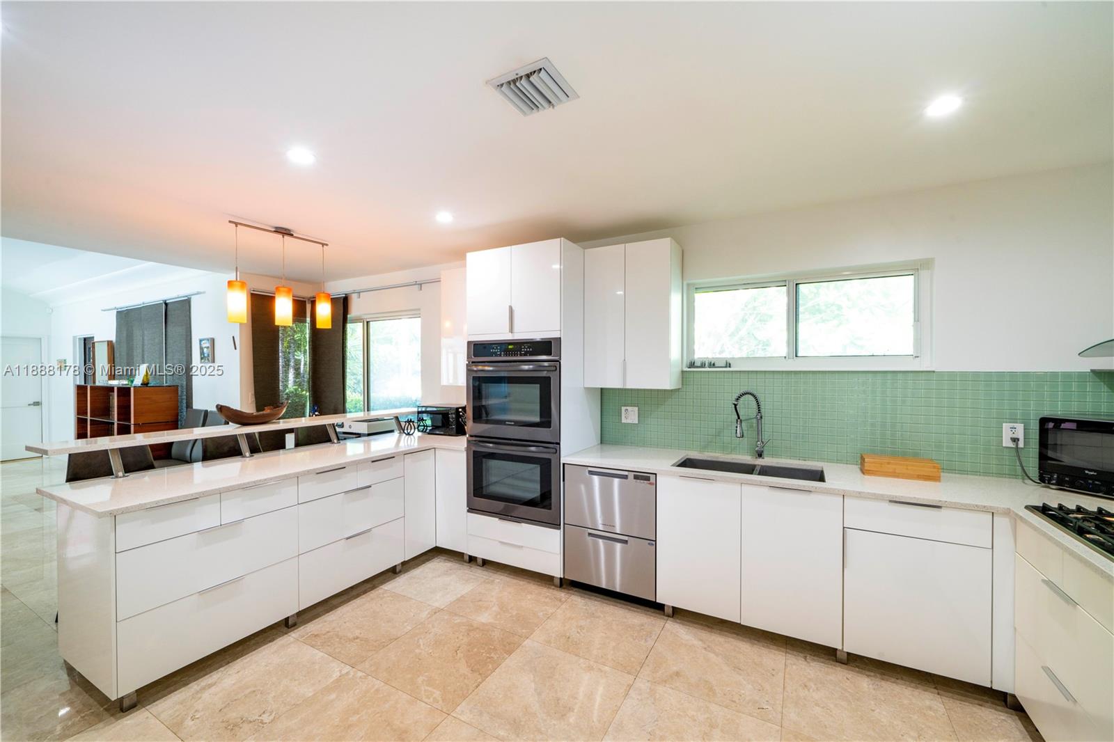 4455 Alton Rd Miami Beach, FL 33140 4455 Alton Rd Miami Beach, FL 33140