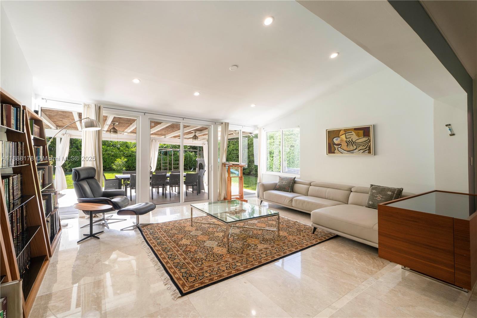 4455 Alton Rd Miami Beach, FL 33140 4455 Alton Rd Miami Beach, FL 33140