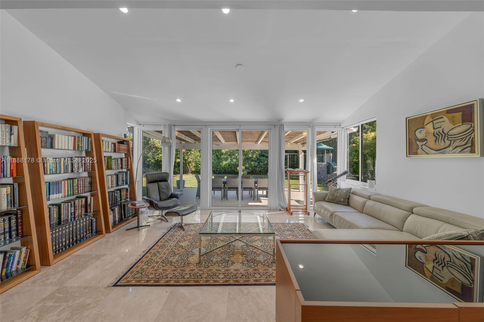 4455 Alton Rd Miami Beach, FL 33140 4455 Alton Rd Miami Beach, FL 33140