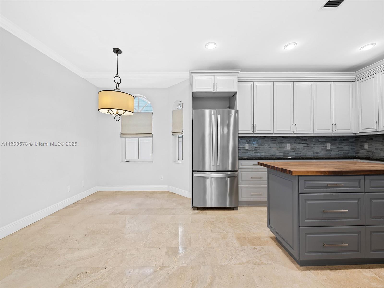 821 SE 2nd Ct Fort Lauderdale, FL 33301