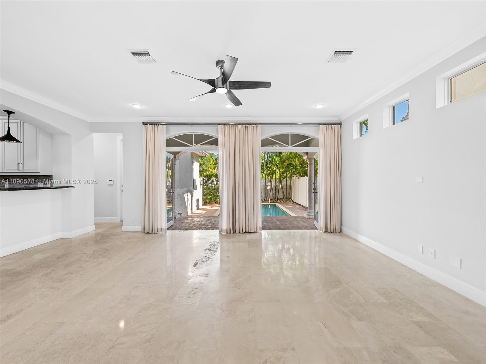 821 SE 2nd Ct Fort Lauderdale, FL 33301