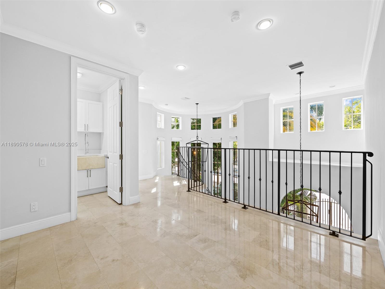 821 SE 2nd Ct Fort Lauderdale, FL 33301