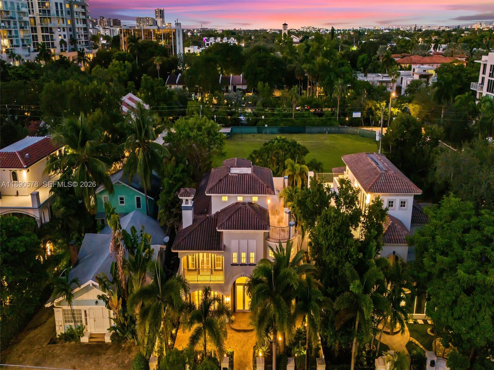 821 SE 2nd Ct Fort Lauderdale, FL 33301