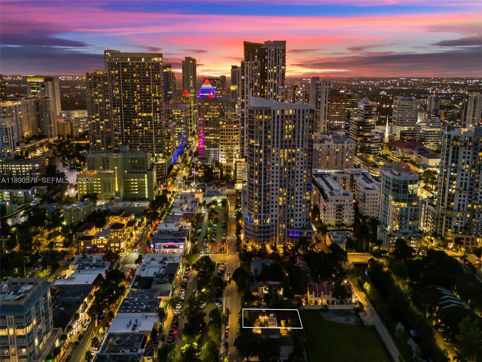 821 SE 2nd Ct Fort Lauderdale, FL 33301