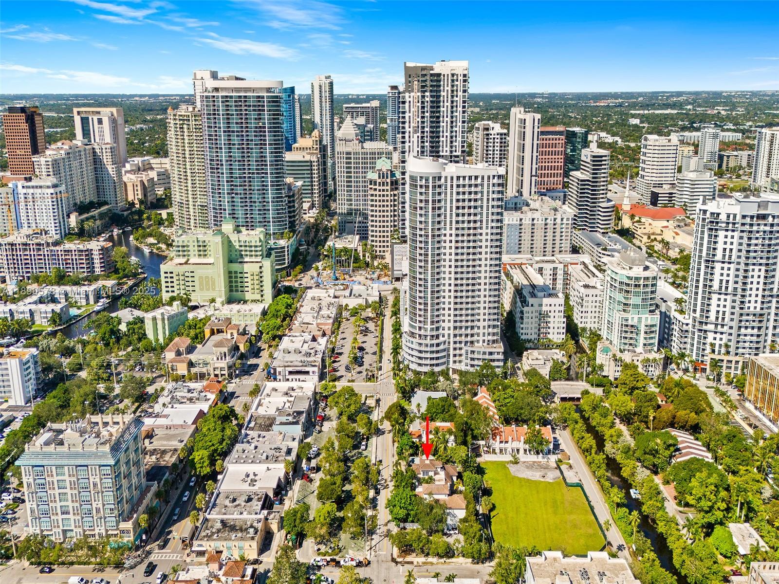 821 SE 2nd Ct Fort Lauderdale, FL 33301