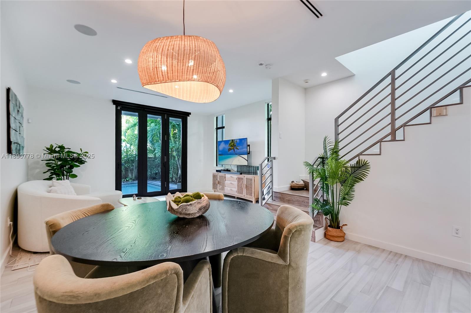 3110 Hibiscus St #3110 Miami, FL 33133