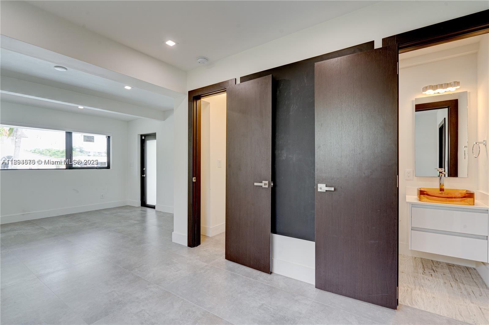 2305 Magnolia Dr #2305 North Miami, FL 33181