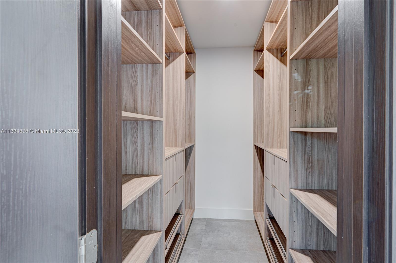 2305 Magnolia Dr #2305 North Miami, FL 33181