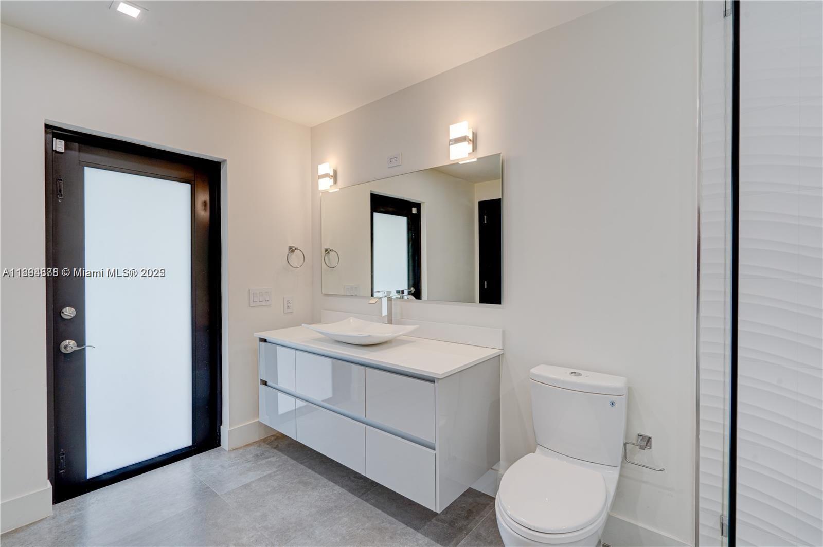 2305 Magnolia Dr #2305 North Miami, FL 33181