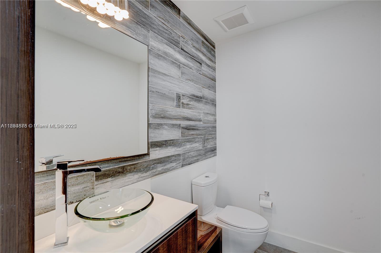 2305 Magnolia Dr #2305 North Miami, FL 33181