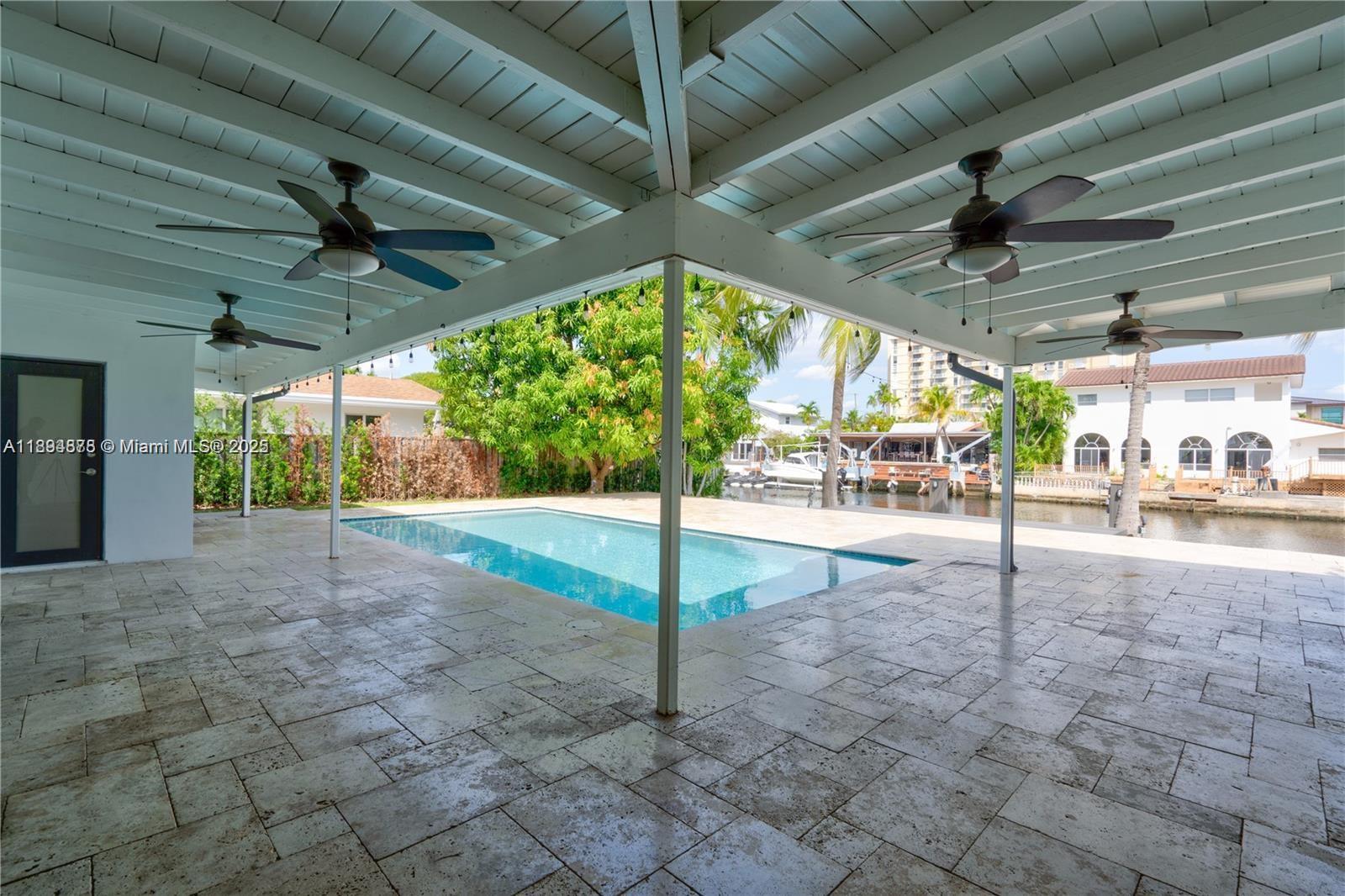 2305 Magnolia Dr #2305 North Miami, FL 33181