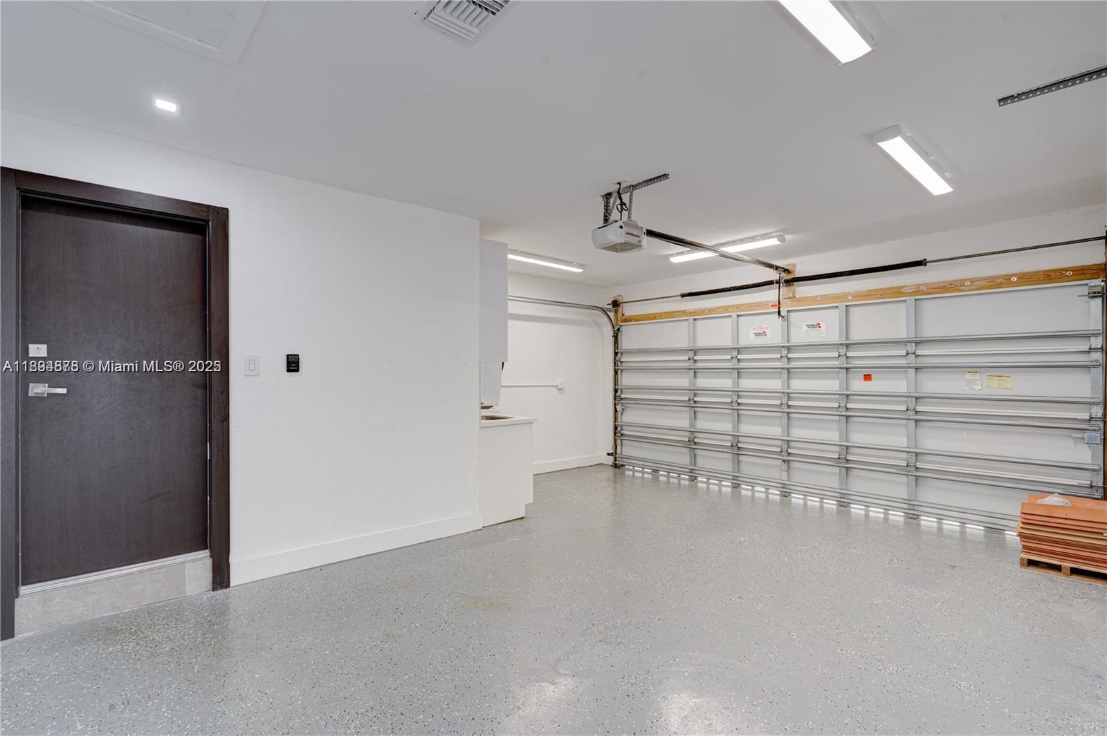 2305 Magnolia Dr #2305 North Miami, FL 33181