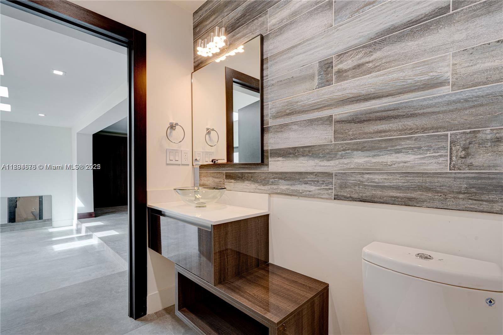 2305 Magnolia Dr #2305 North Miami, FL 33181