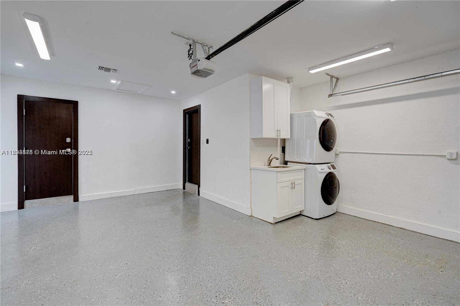 2305 Magnolia Dr #2305 North Miami, FL 33181