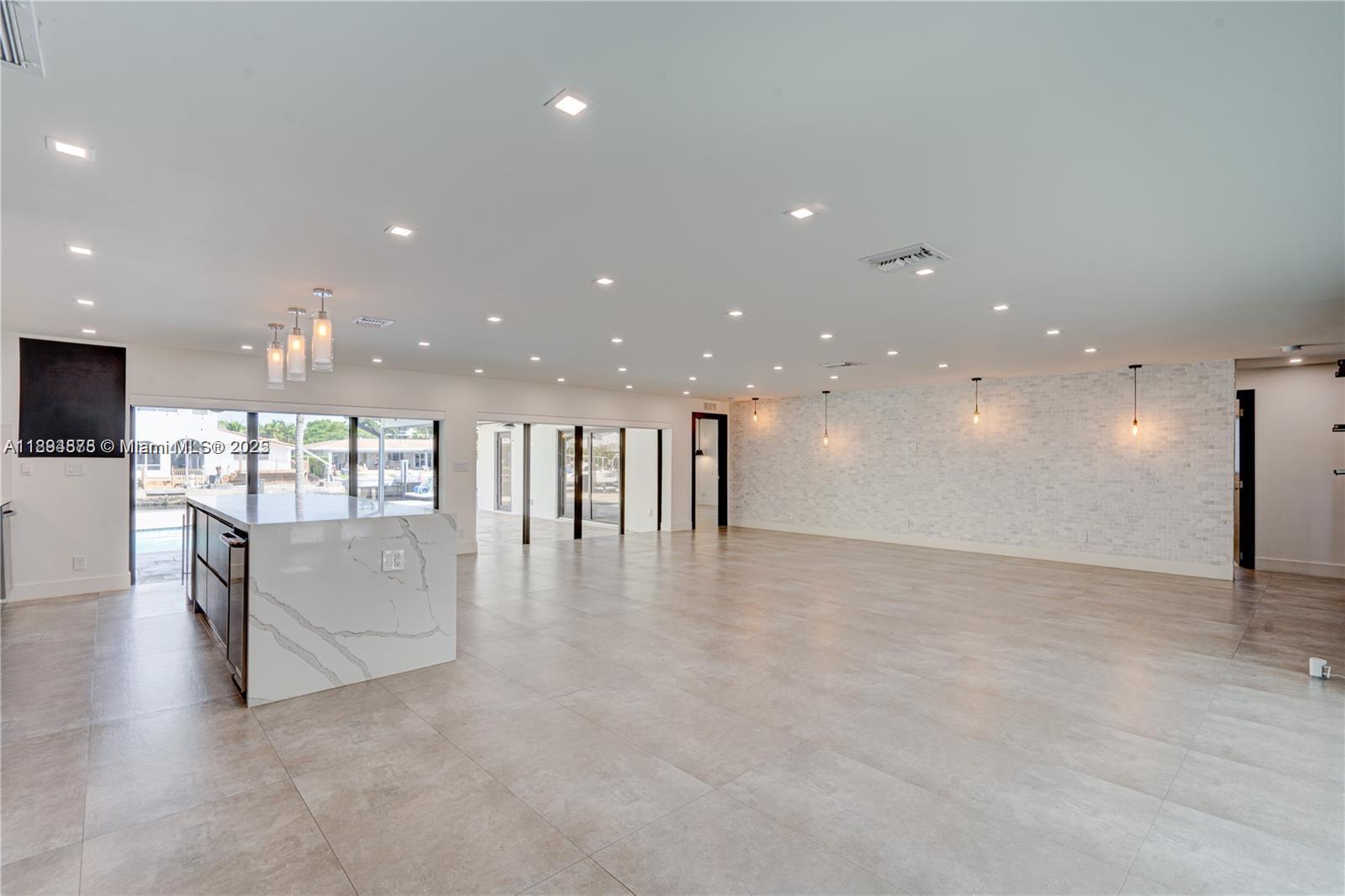 2305 Magnolia Dr #2305 North Miami, FL 33181