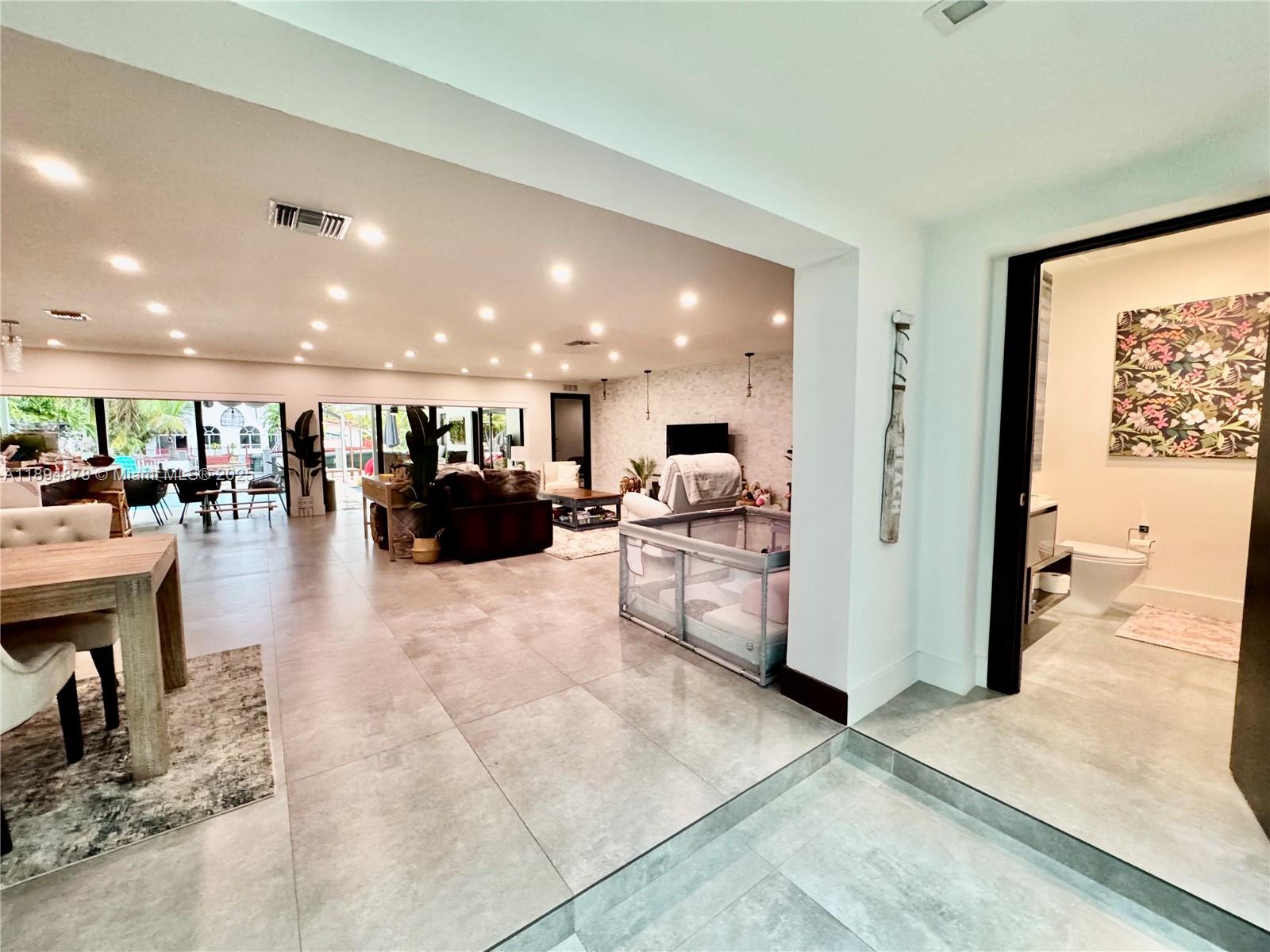 2305 Magnolia Dr #2305 North Miami, FL 33181