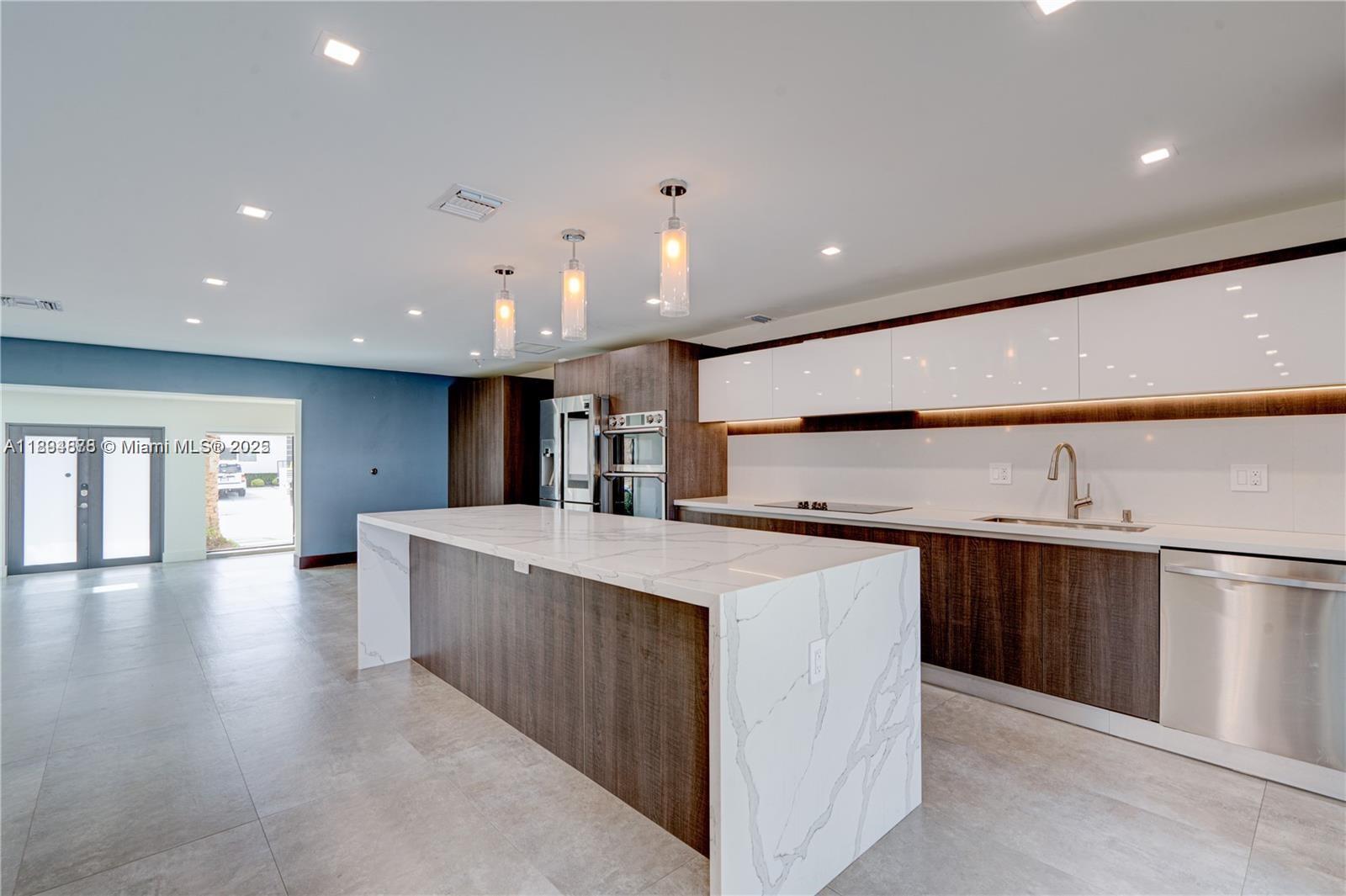 2305 Magnolia Dr #2305 North Miami, FL 33181