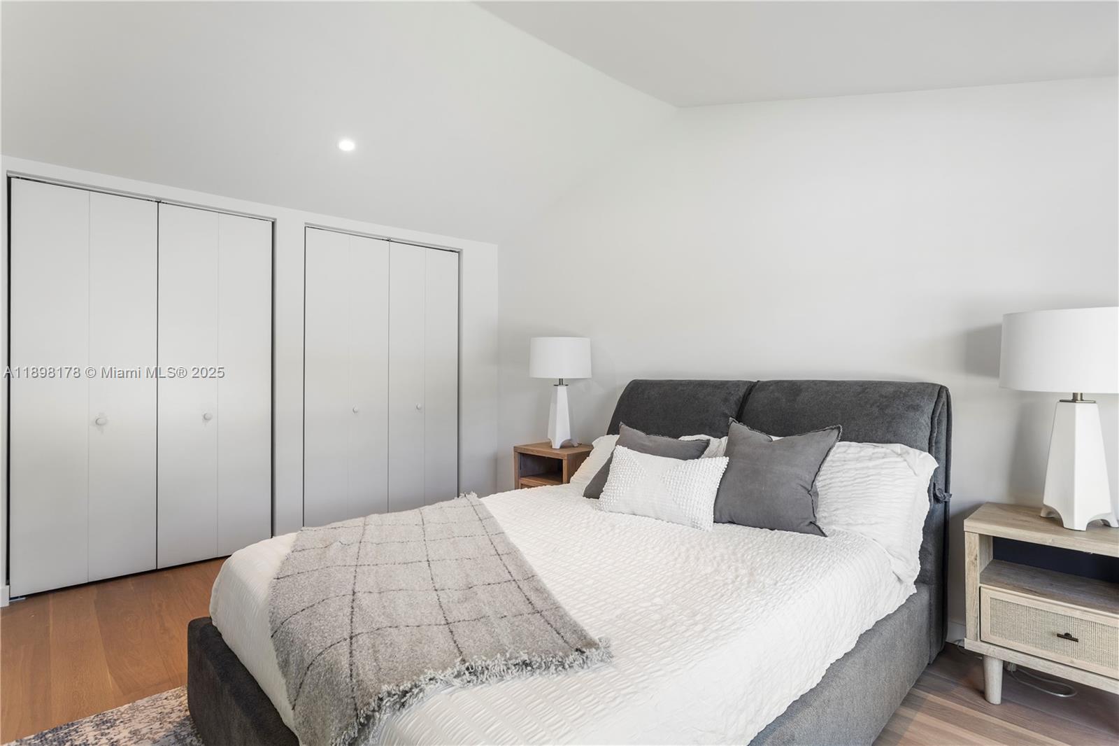 2434 SW 19th St Miami, FL 33145