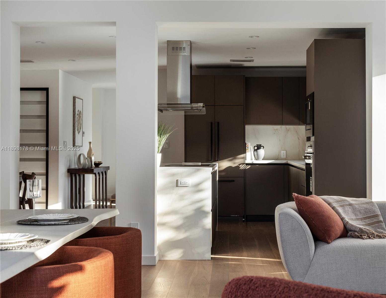 2434 SW 19th St Miami, FL 33145