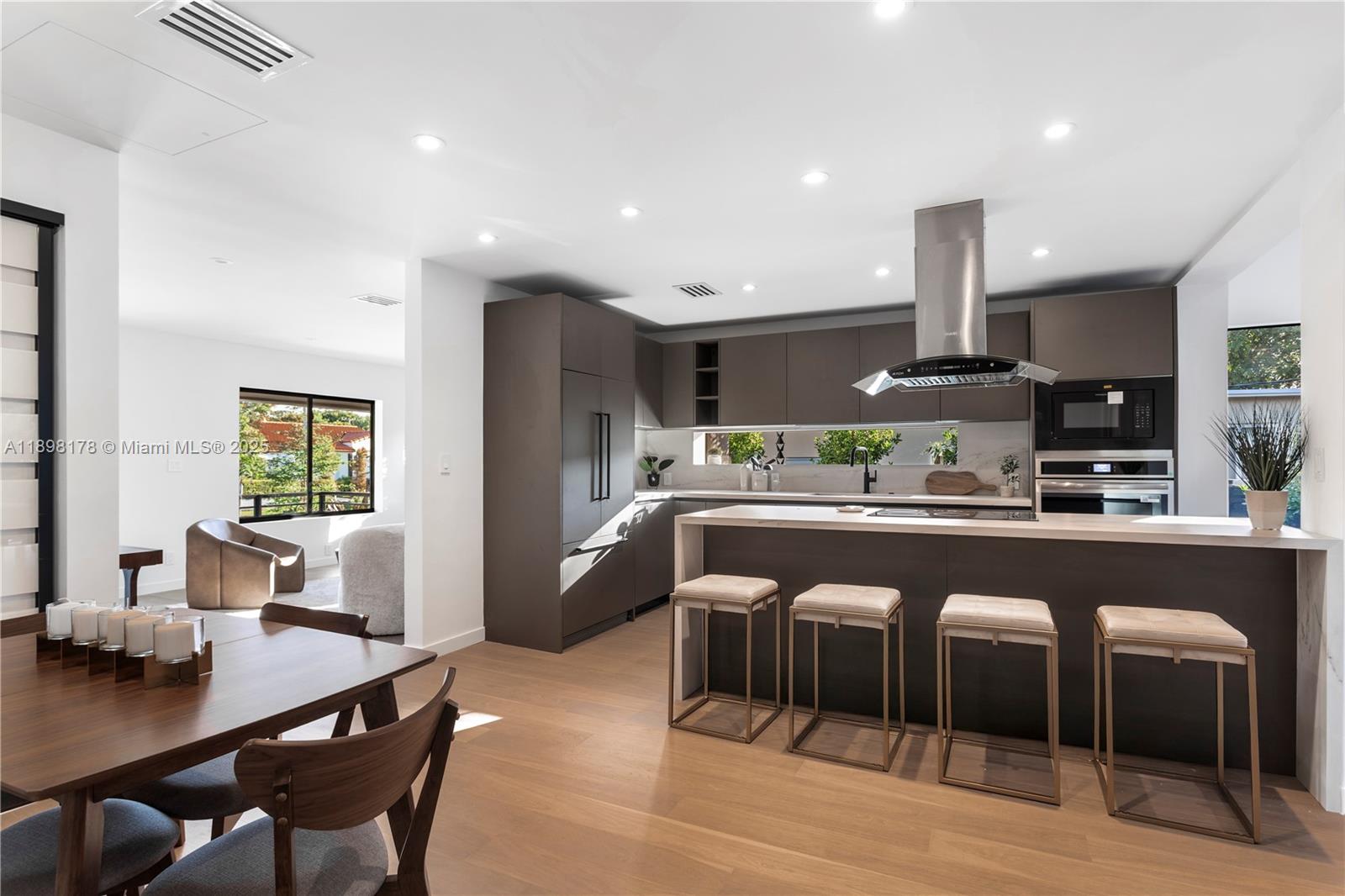 2434 SW 19th St Miami, FL 33145