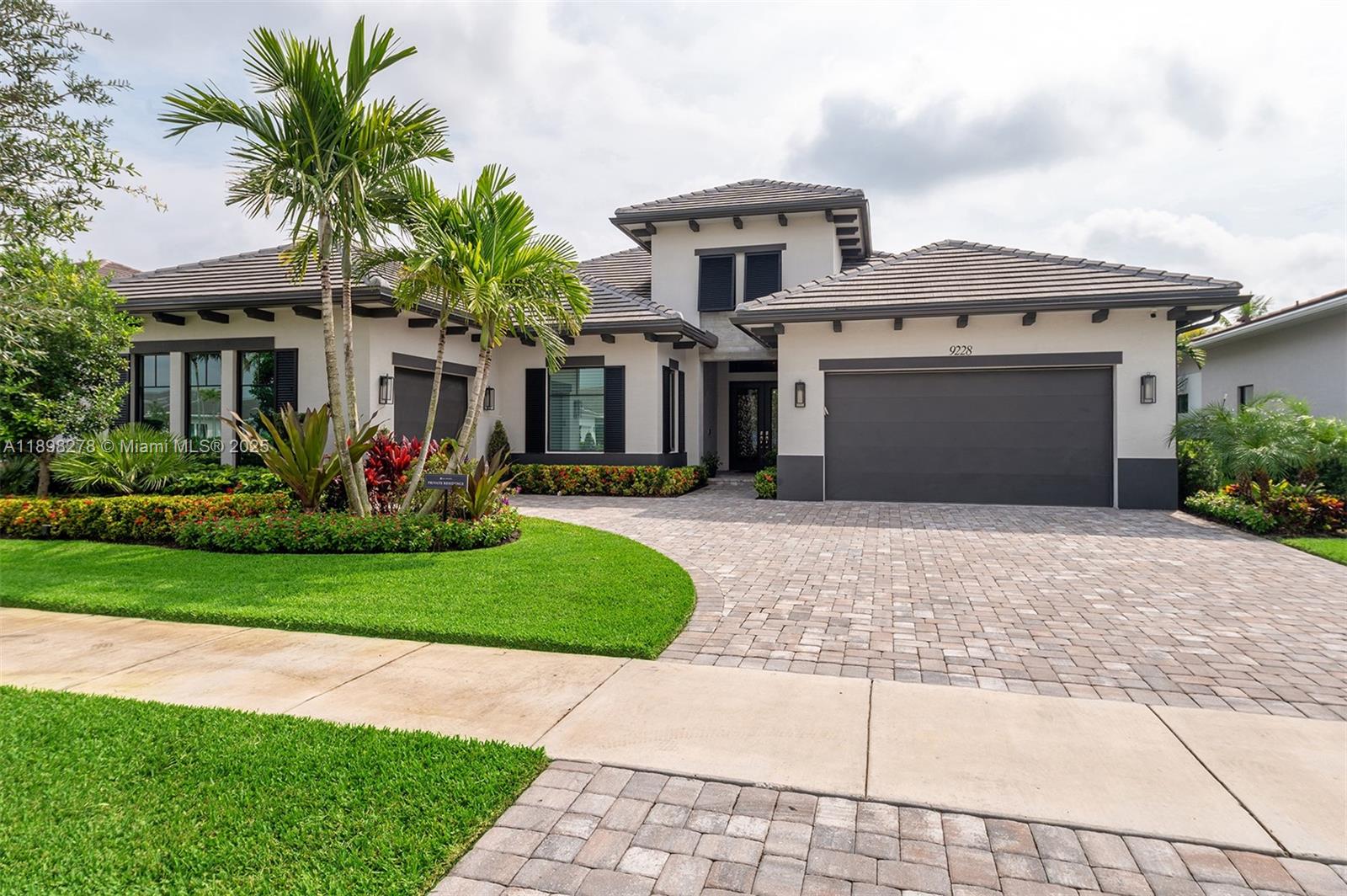 9228 Coral Isles Cir