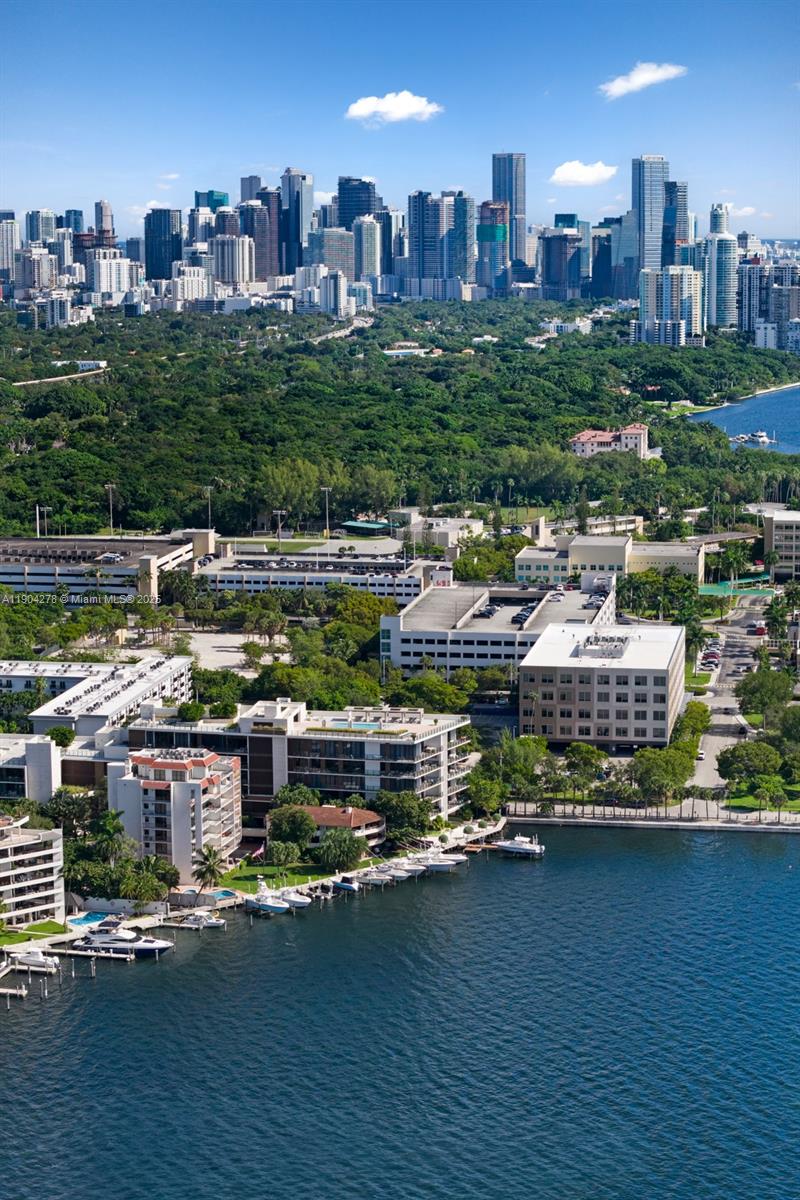 image The Fairchild Condo43