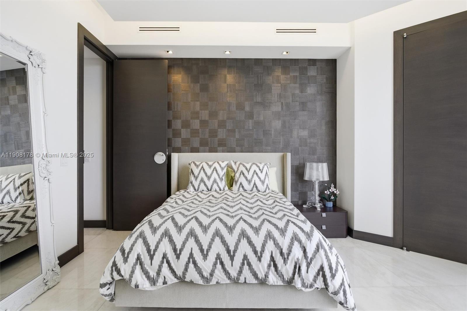 16001 Collins Ave #3504 Sunny Isles Beach, FL 33160