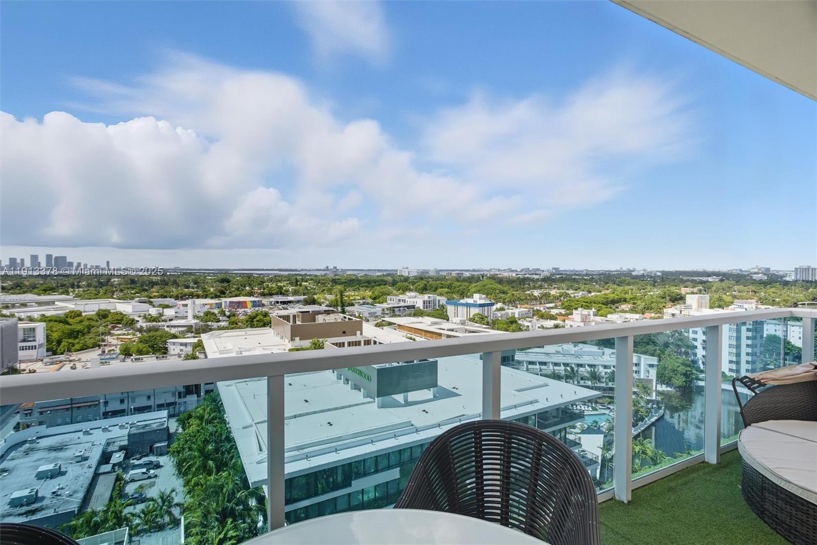 2301 Collins Ave #1634 Miami Beach, FL 33139