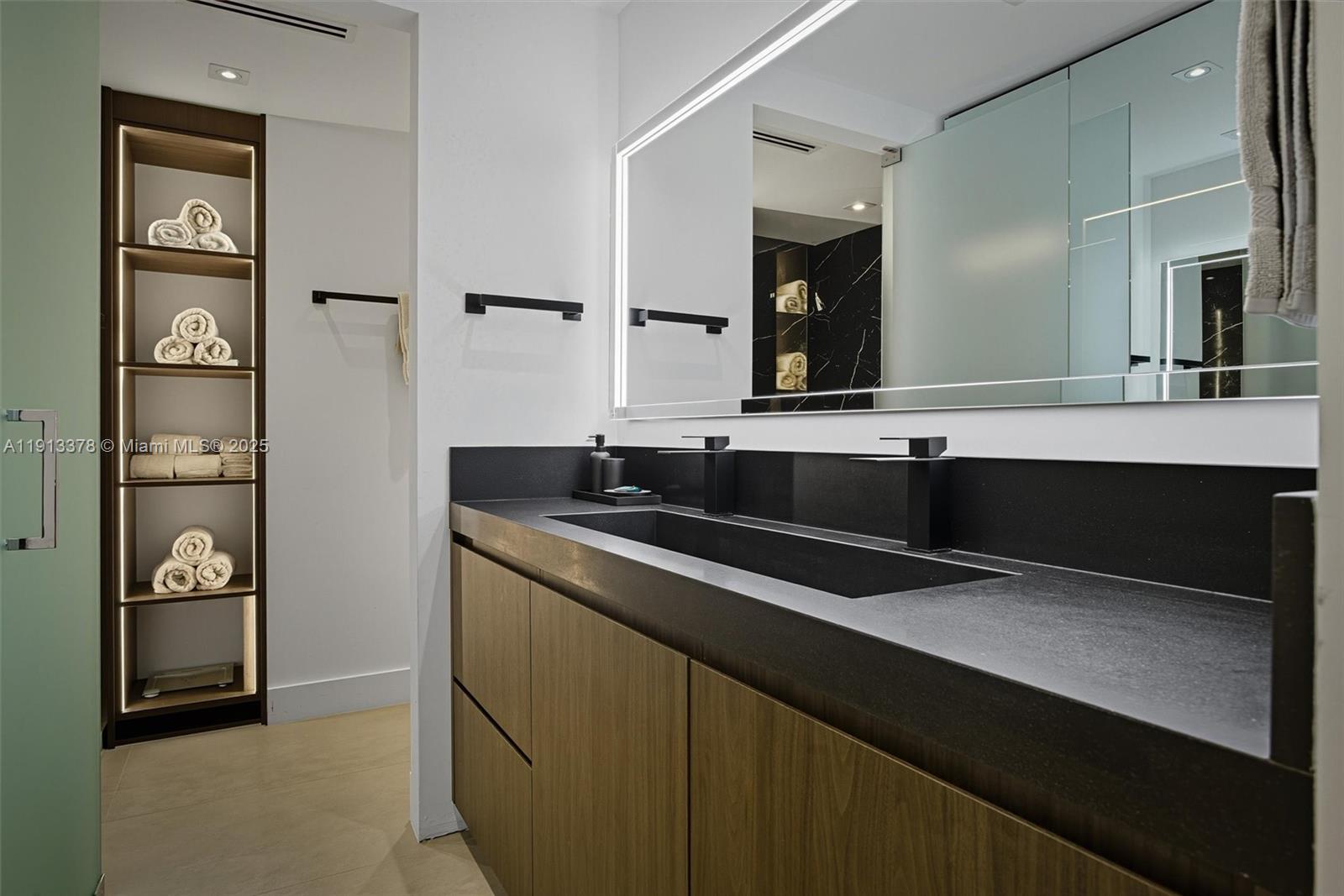 2301 Collins Ave #1634 Miami Beach, FL 33139