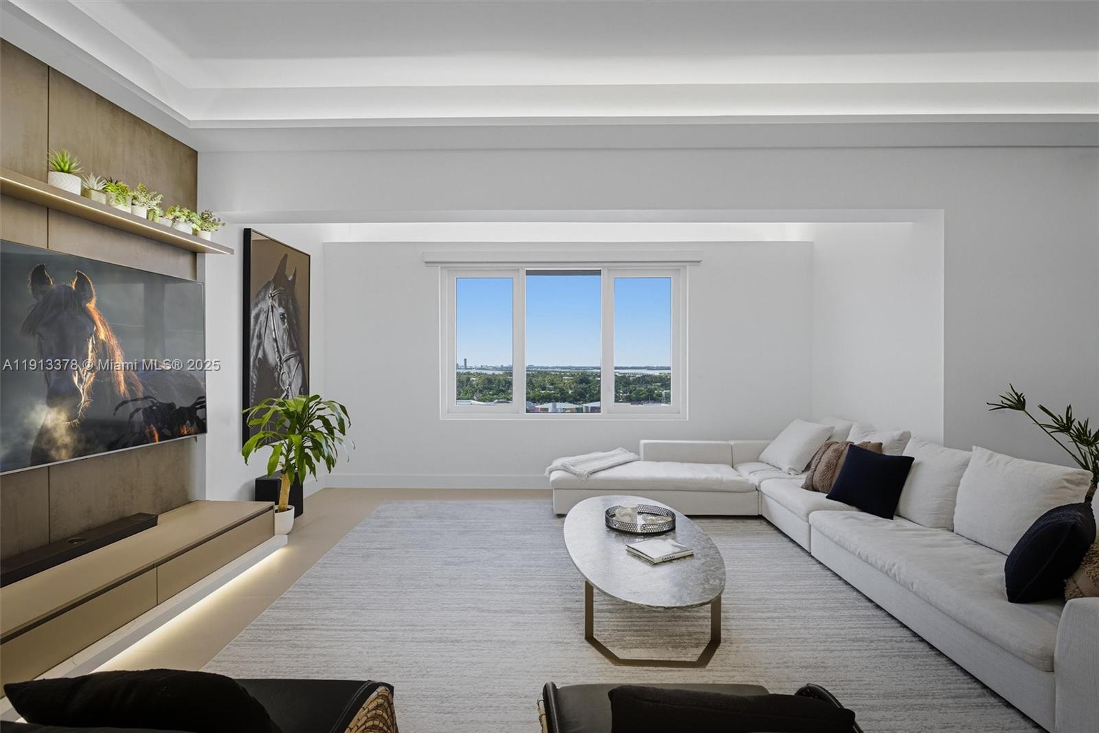 2301 Collins Ave #1634 Miami Beach, FL 33139