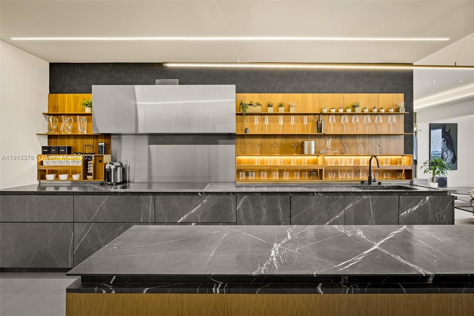 2301 Collins Ave #1634 Miami Beach, FL 33139