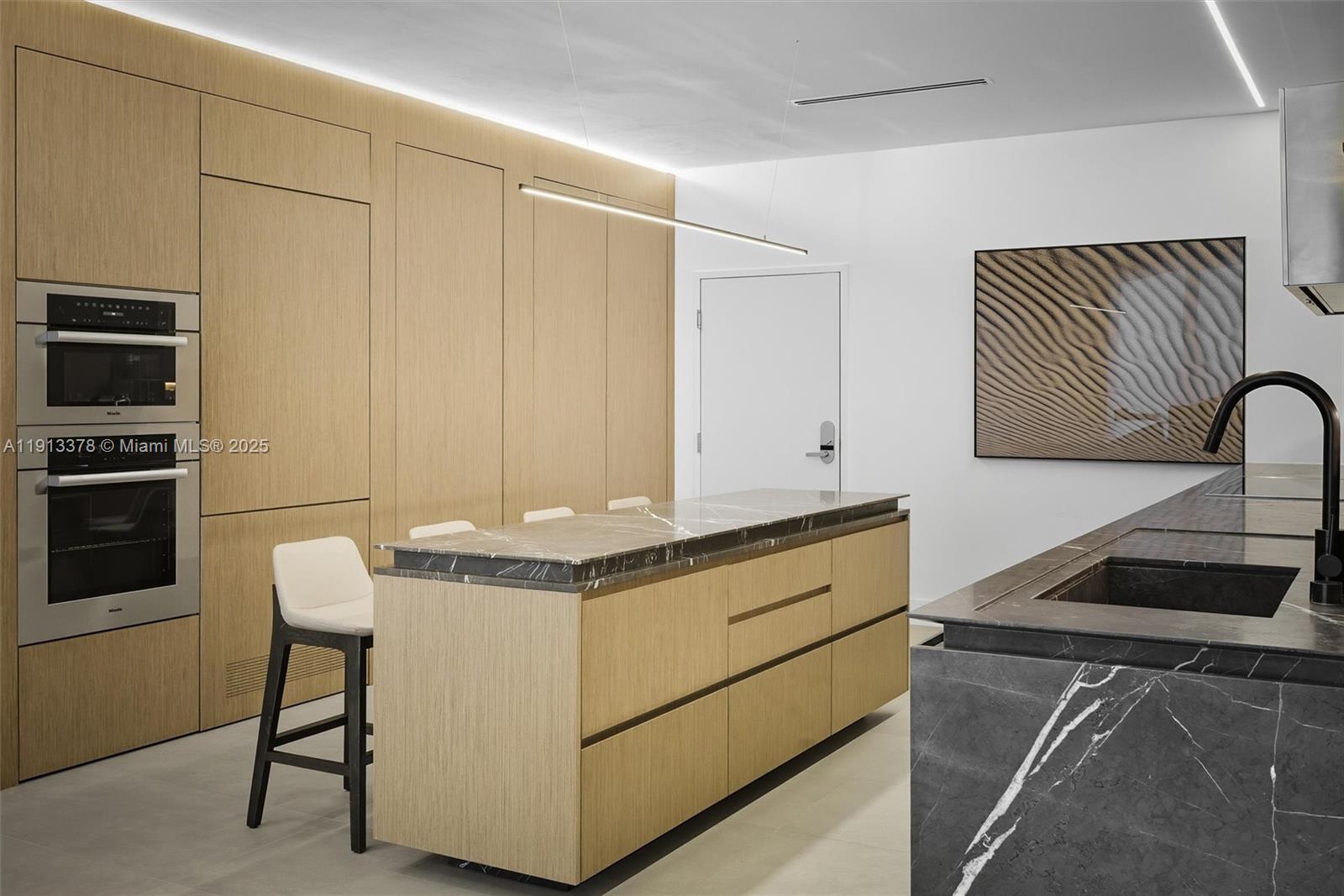 2301 Collins Ave #1634 Miami Beach, FL 33139