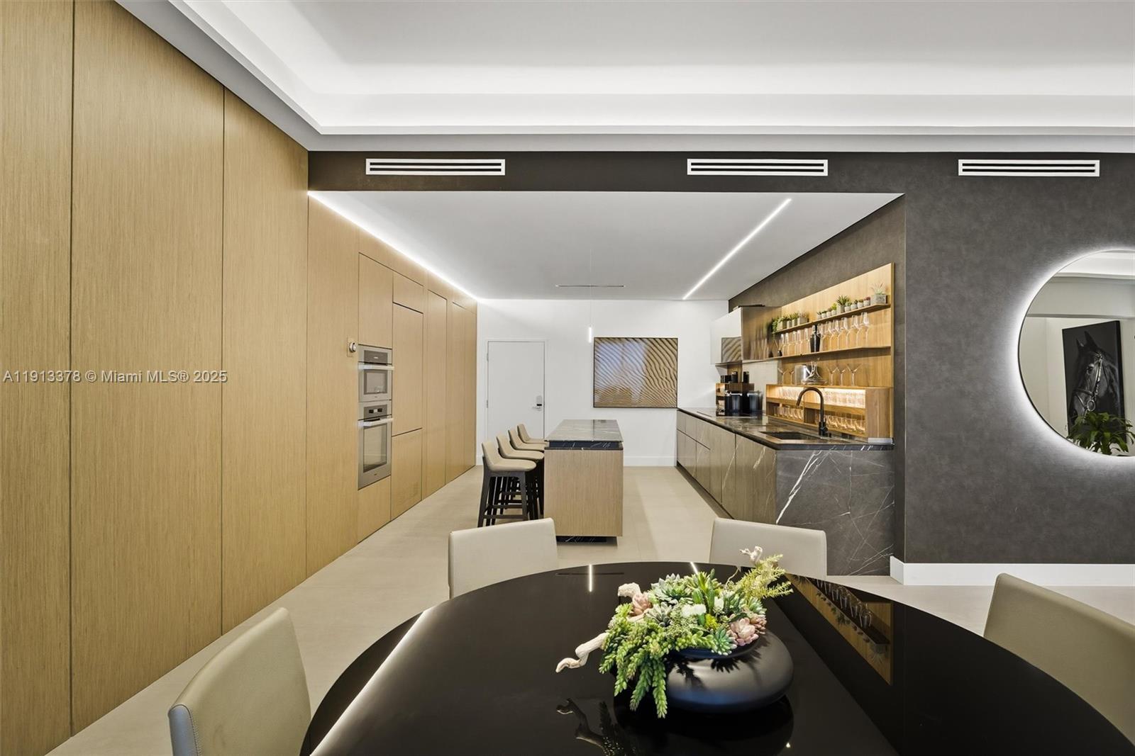 2301 Collins Ave #1634 Miami Beach, FL 33139