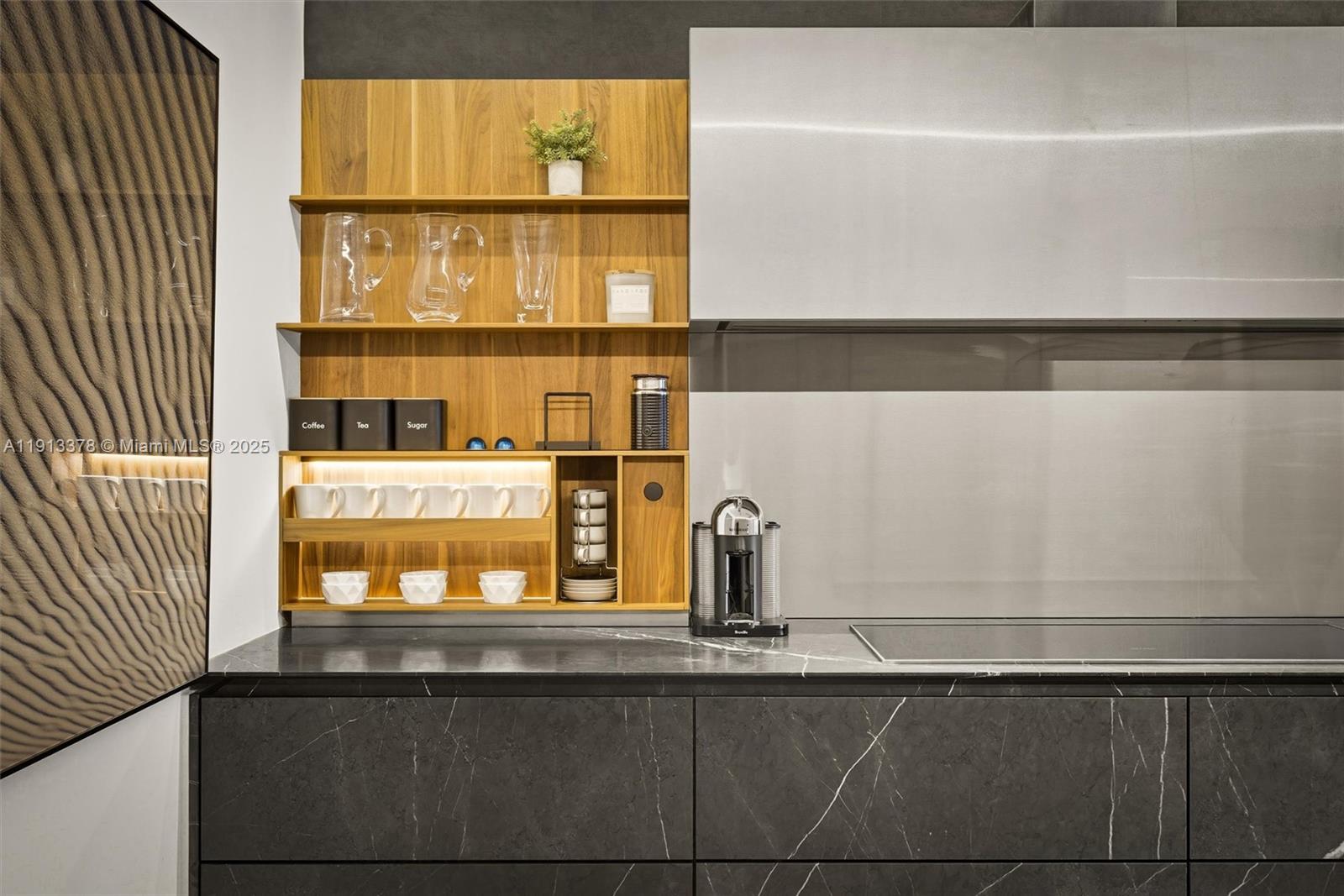 2301 Collins Ave #1634 Miami Beach, FL 33139