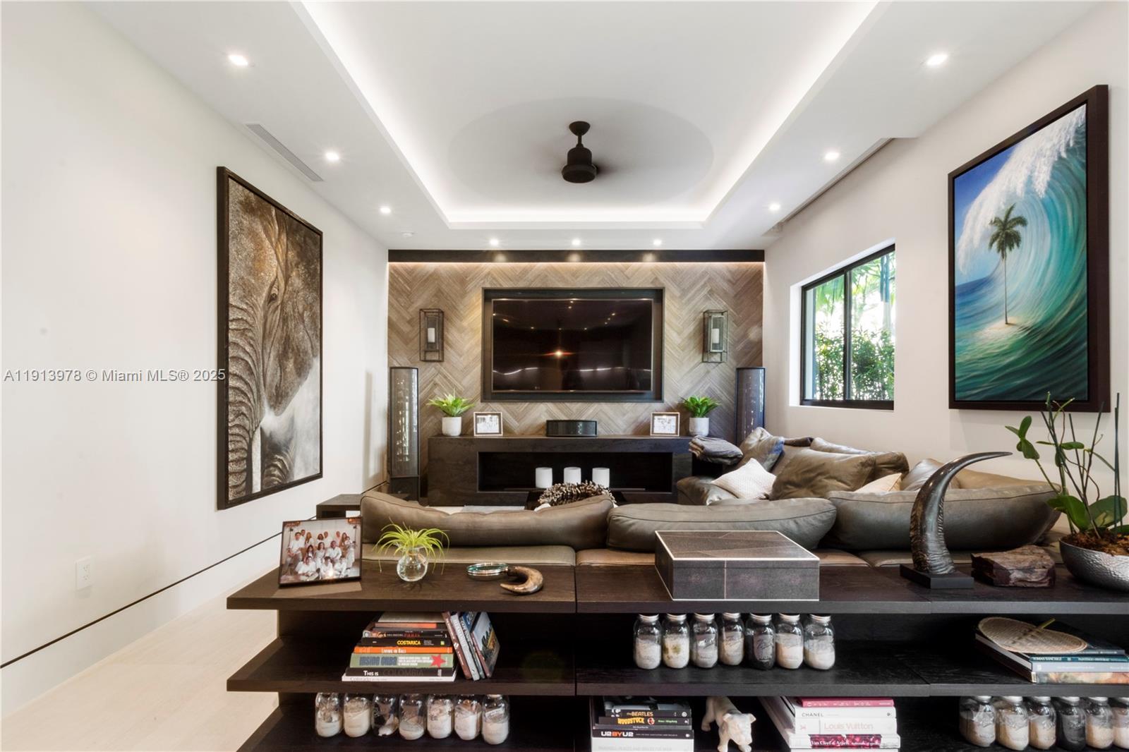 3554 W Glencoe St Miami, FL 33133