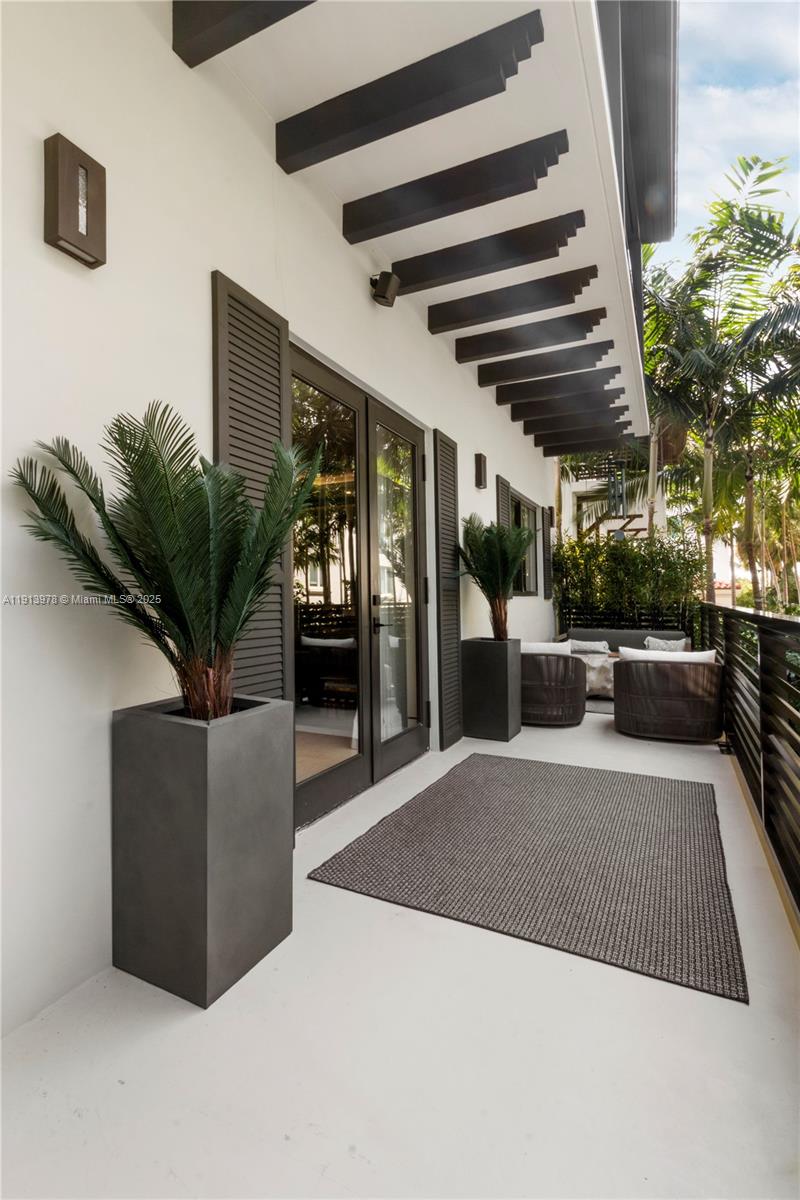 3554 W Glencoe St Miami, FL 33133