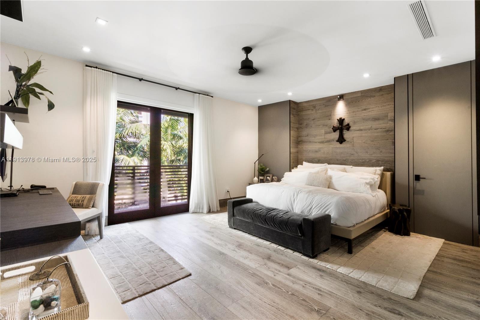 3554 W Glencoe St Miami, FL 33133