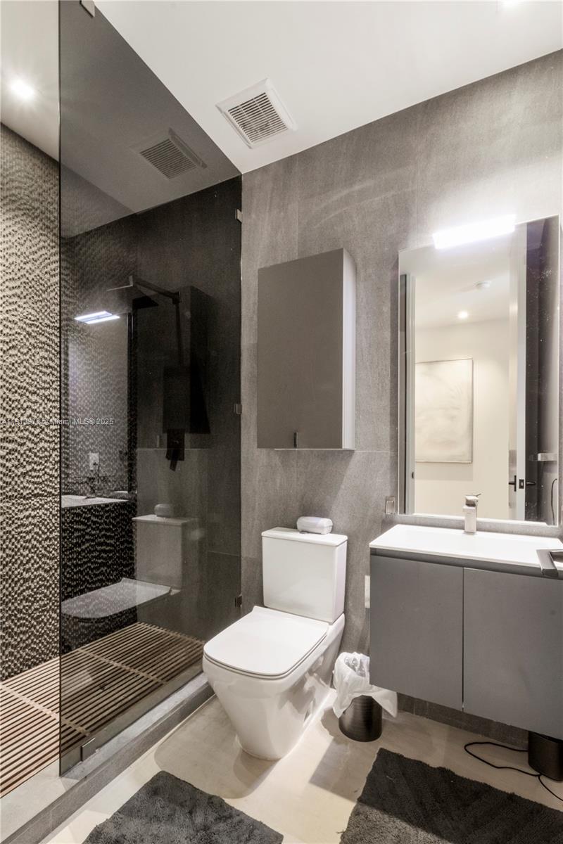 3554 W Glencoe St Miami, FL 33133