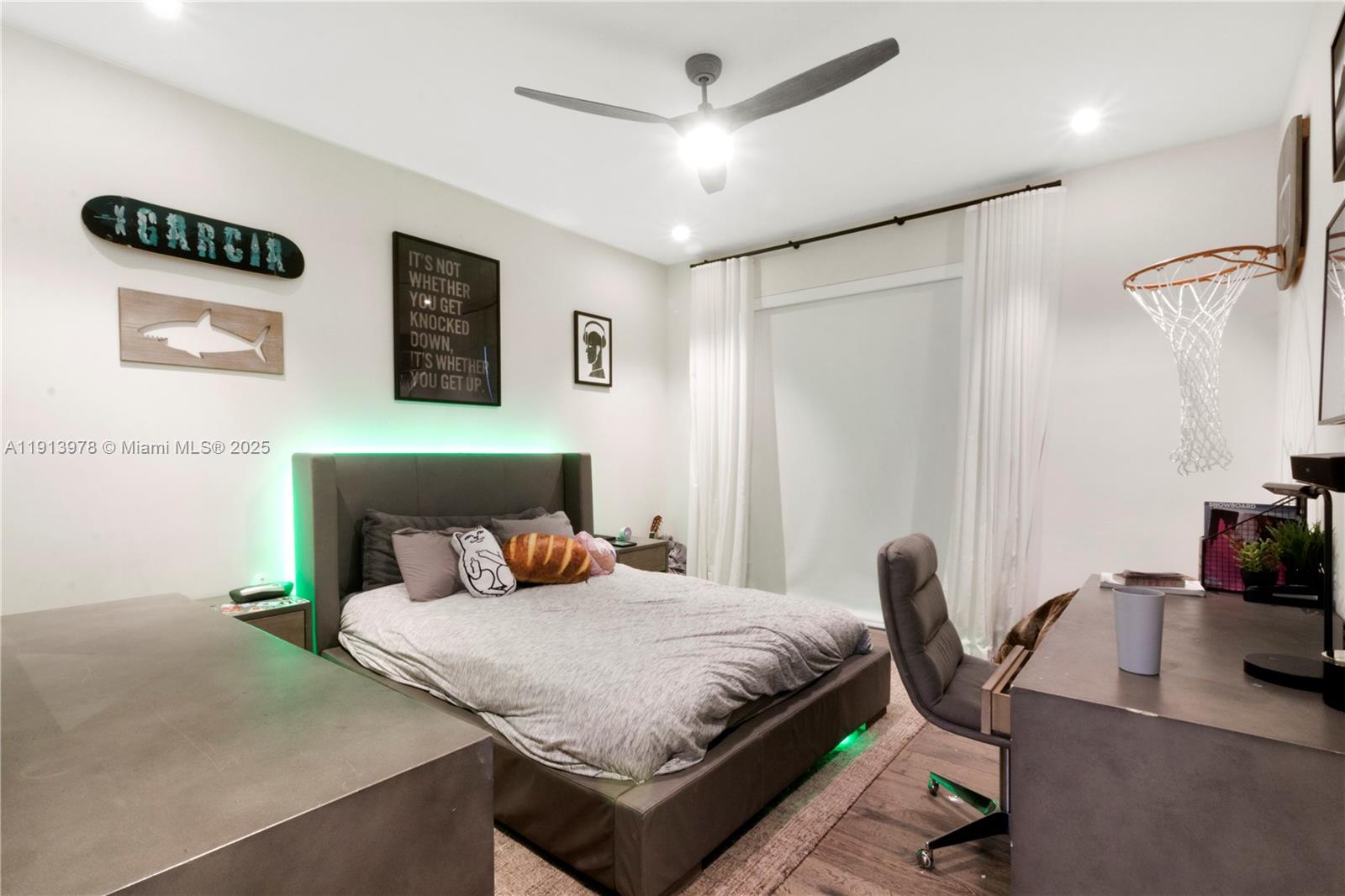 3554 W Glencoe St Miami, FL 33133