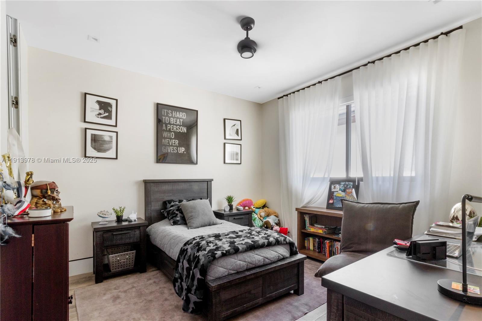 3554 W Glencoe St Miami, FL 33133