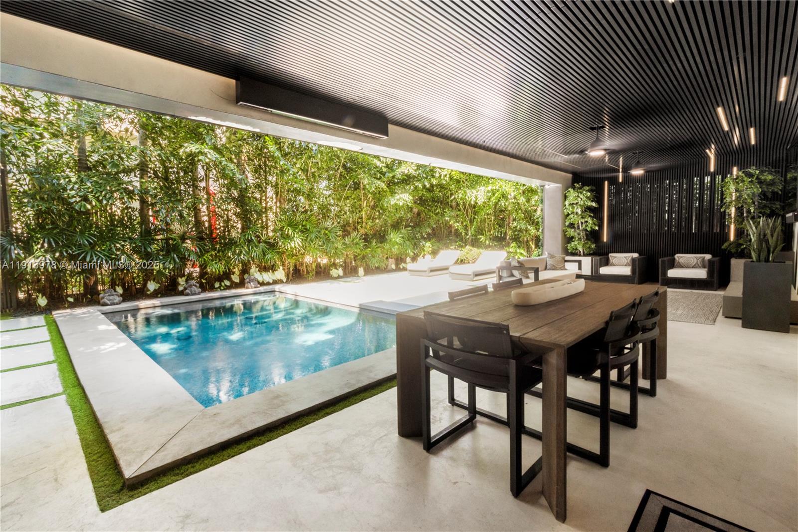 3554 W Glencoe St Miami, FL 33133