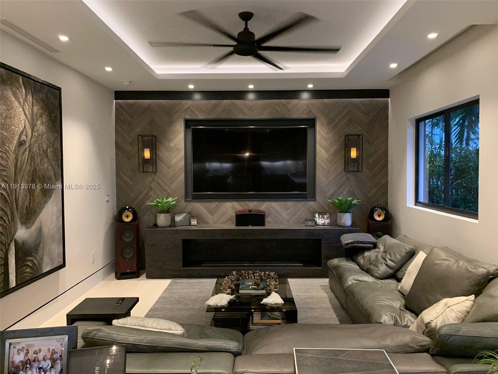 3554 W Glencoe St Miami, FL 33133