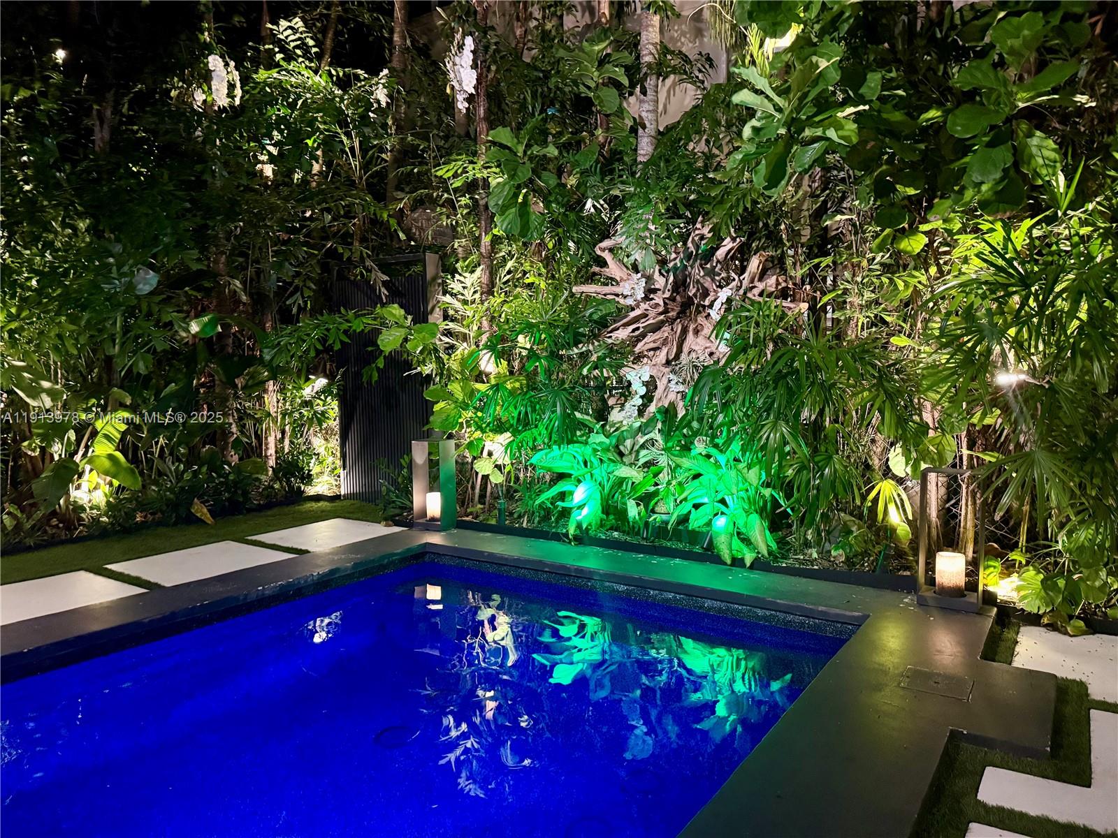 3554 W Glencoe St Miami, FL 33133