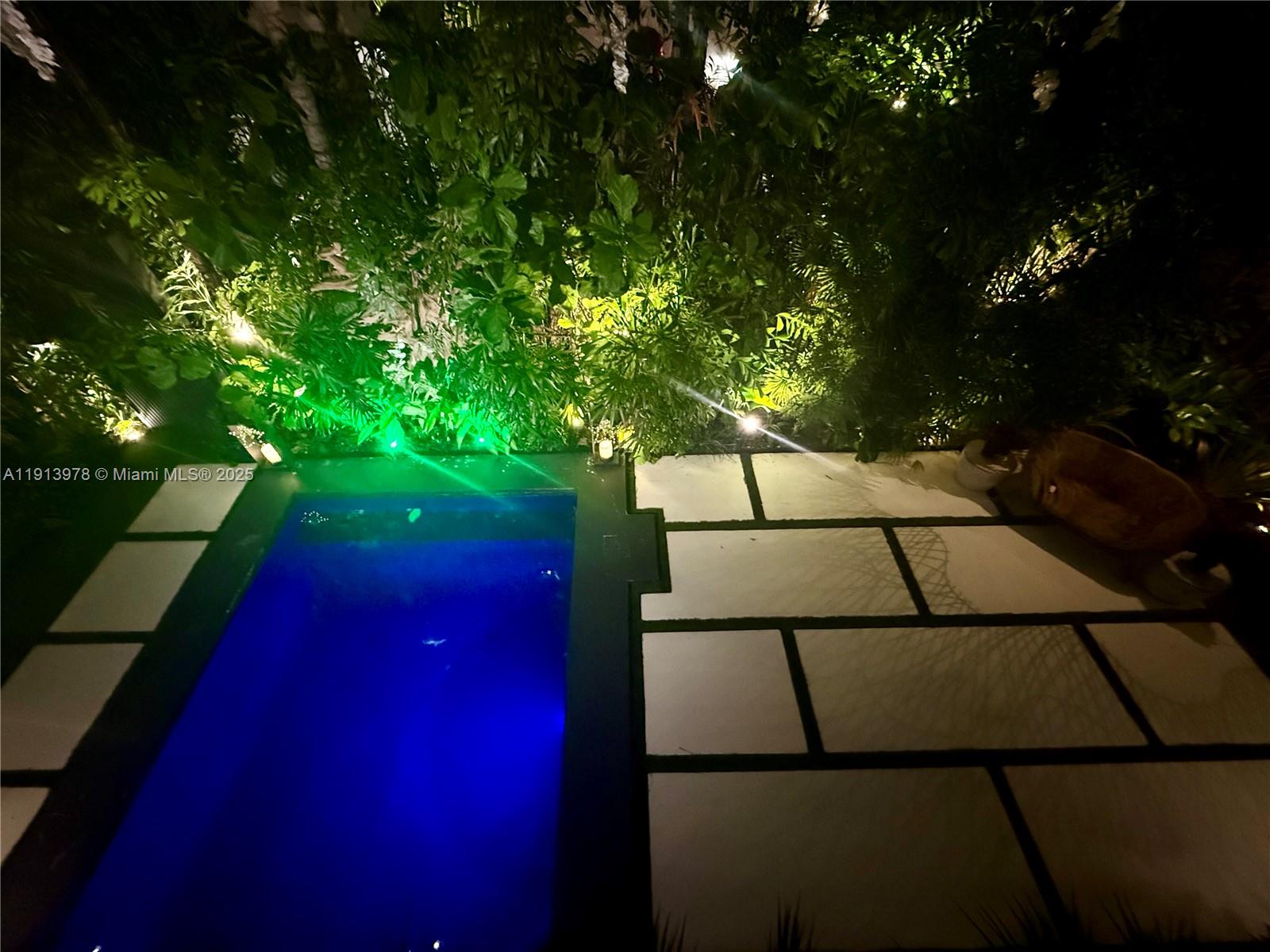 3554 W Glencoe St Miami, FL 33133