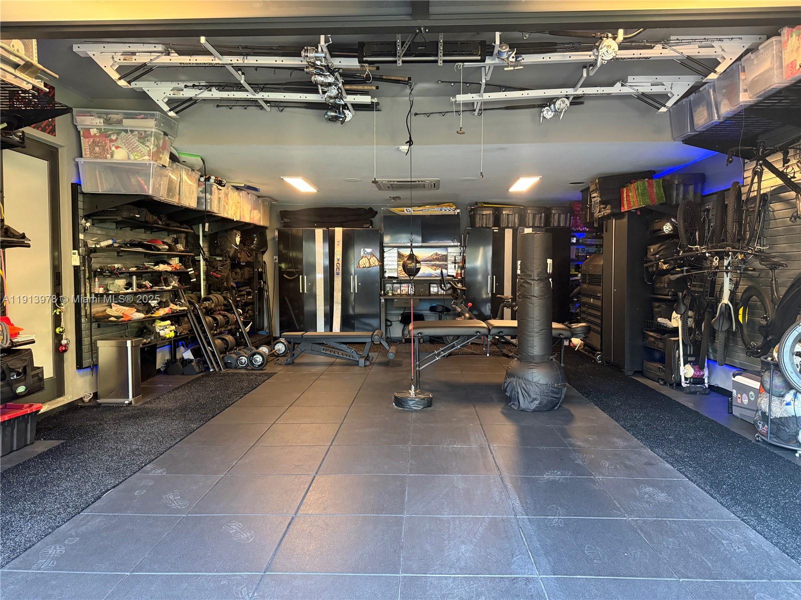 3554 W Glencoe St Miami, FL 33133