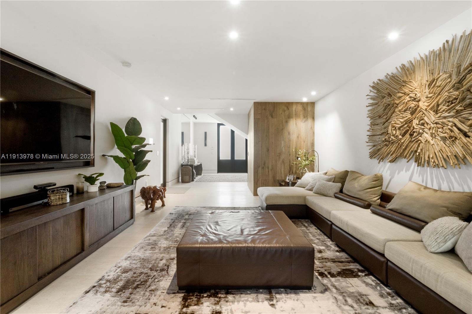 3554 W Glencoe St Miami, FL 33133