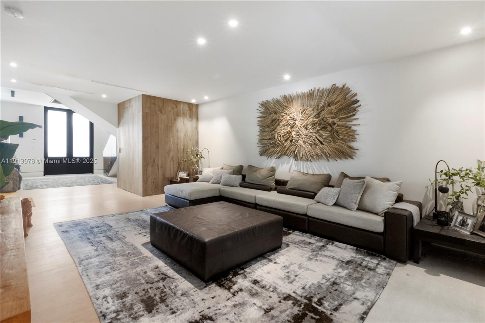 3554 W Glencoe St Miami, FL 33133