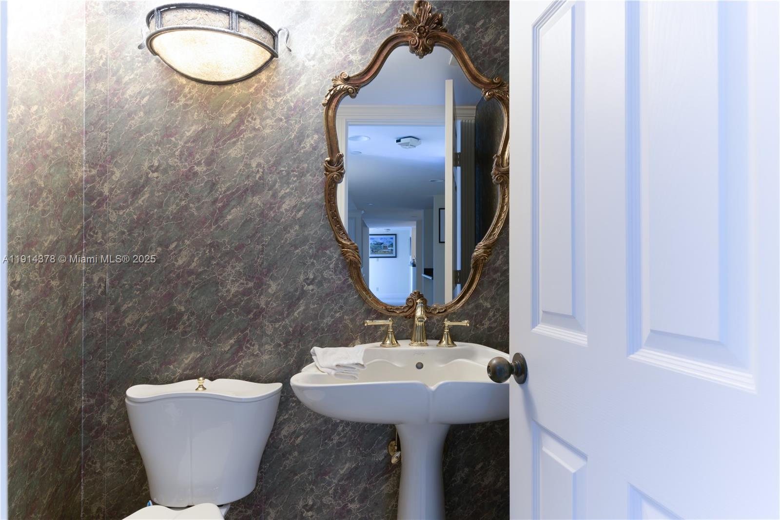 19670 Beach Rd #PHB3 Tequesta, FL 33469